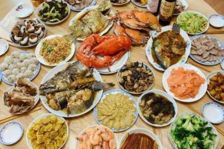 春节：团圆聚会，品味传统习俗